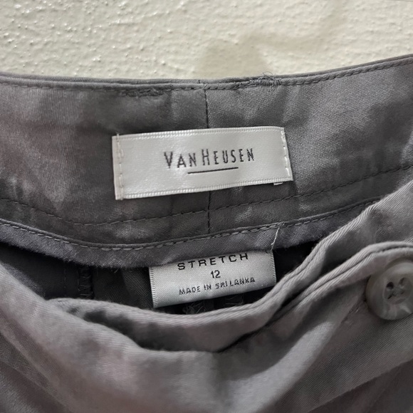 Van Heusen Stretch Gray Pants - Women’s size 12 - crop length - Picture 4 of 5